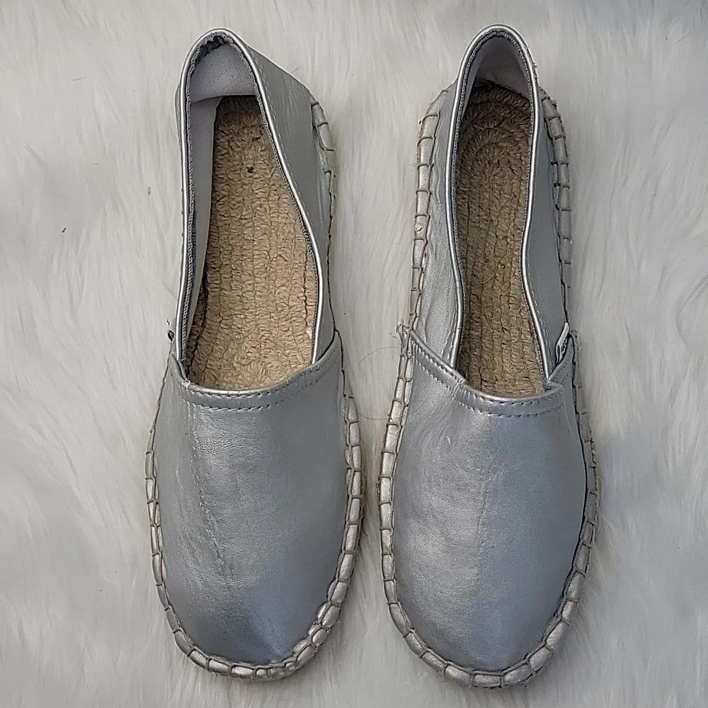 STEVE MADDEN Metallic Silver Slip On Bohemian Glam Flat Loafer Espadrilles 7 NEW